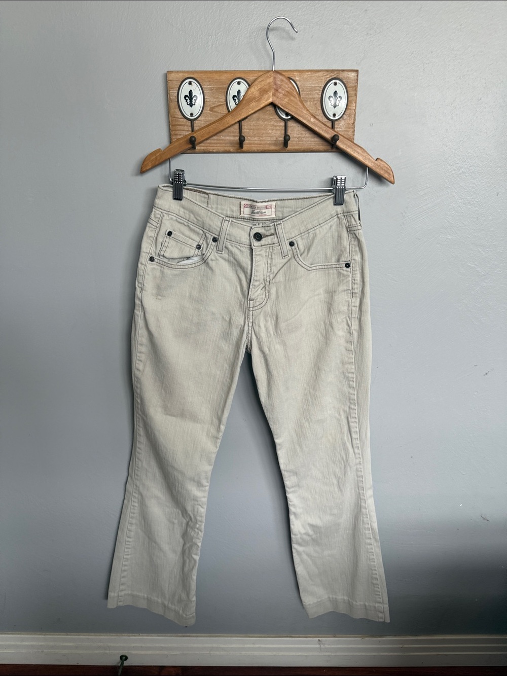 Levi's Women's Cream/Beige Boot Cut Jeans